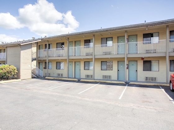 Gallery - Oyo Woodland Hotel And Suites