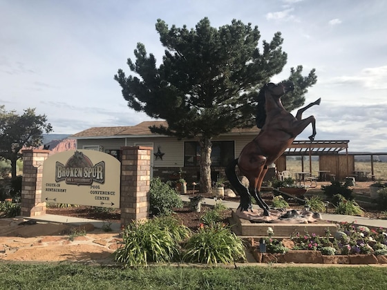 Gallery - Broken Spur Inn & Steakhouse
