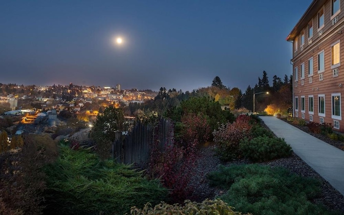 Gallery - Coast Hilltop Inn
