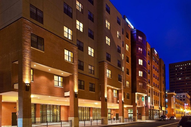 Gallery - Courtyard Syracuse Downtown At Armory Square