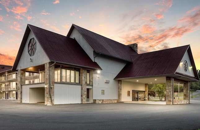 Gallery - Red Roof Inn Dandridge