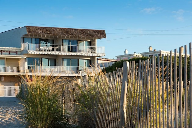 Gallery - La Mer Beachfront Resort