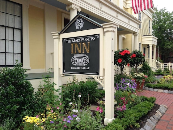 Gallery - Mary Prentiss Inn