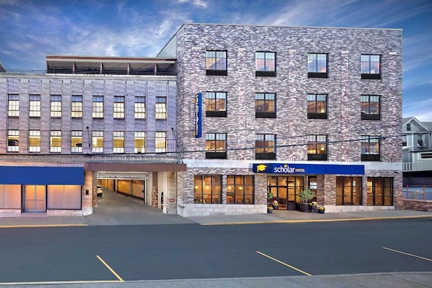 Gallery - Scholar Morgantown, Tapestry Collection By Hilton