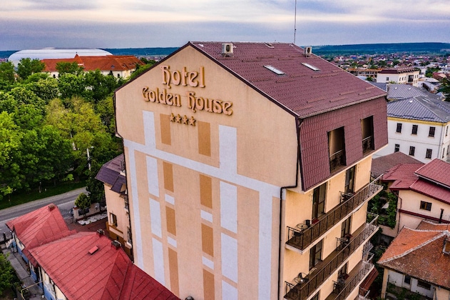 Gallery - Hotel Golden House