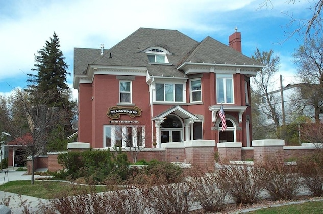 Gallery - The Anniversary Inn Logan