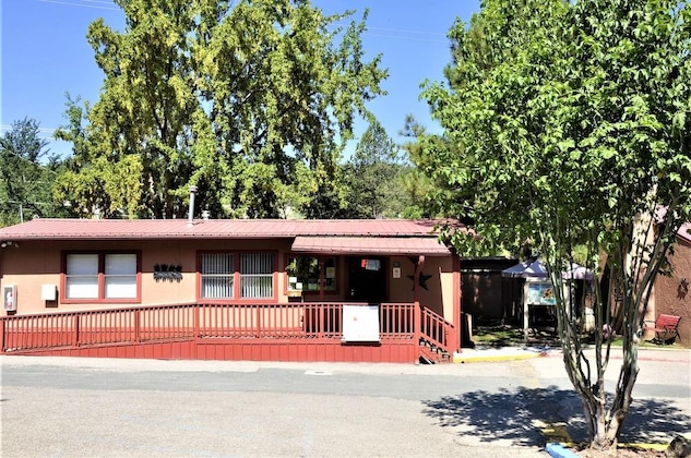 Gallery - Pinecliff Village