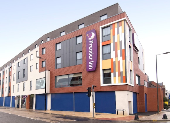 Gallery - Premier Inn Camberley
