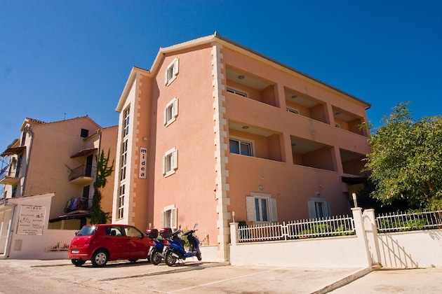 Gallery - Villa Midea