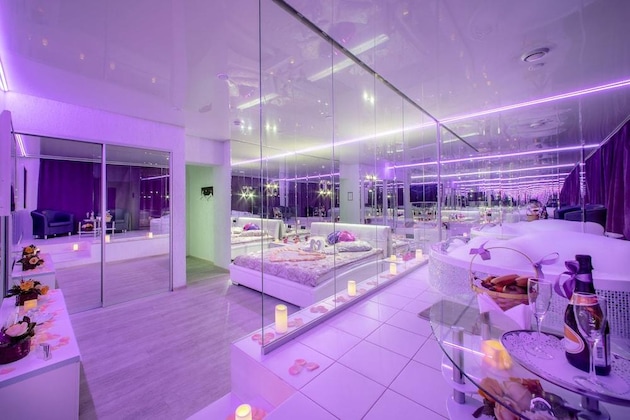 Gallery - Alex Hotel On Muzhestva