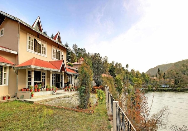 Gallery - Hotel Neelesh Inn - A Luxury Lake View Hotel (20 Kms From Nainital)