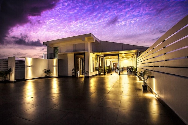 Gallery - J Hotel
