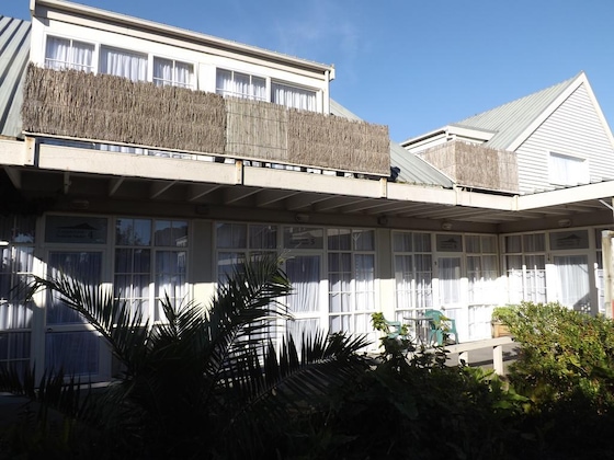 Gallery - U Studios Paraparaumu Beach