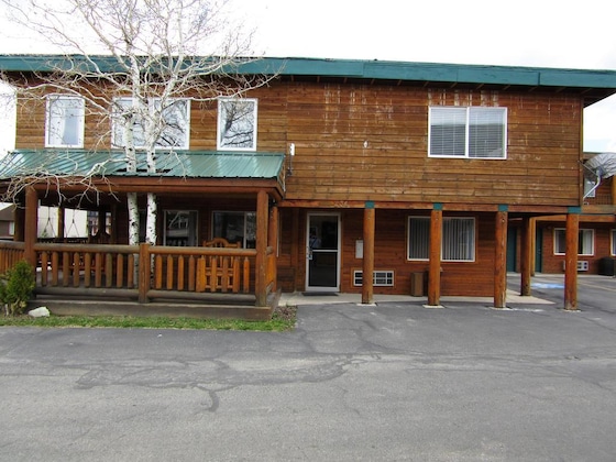 Gallery - Yellowstone Country Inn