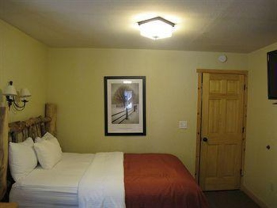 Gallery - Convict Lake Resort