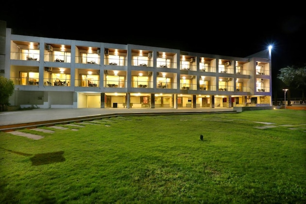 Gallery - 7 Apple Resort Lonavala