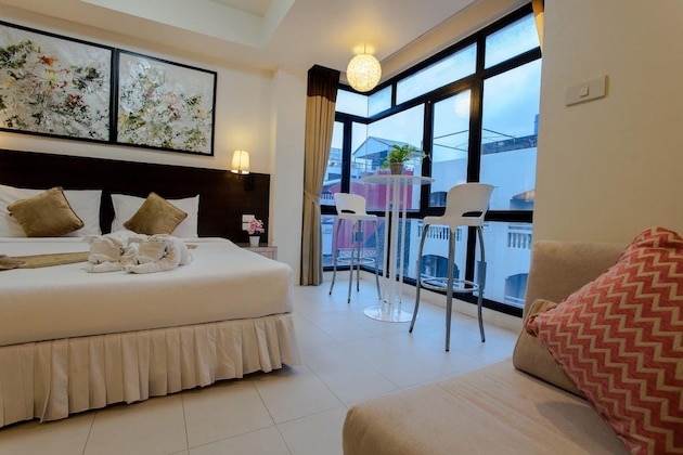 Gallery - @ White Patong