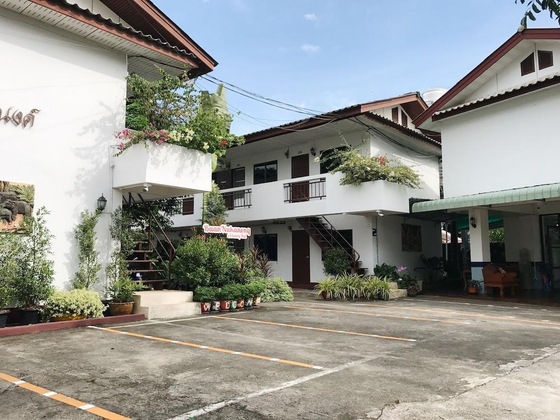 Gallery - Baan Nukanong Guesthouse