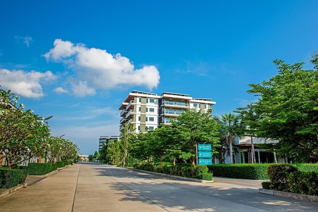 Gallery - Chalong Miracle Lakeview Resort & Spa