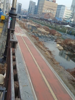 Gallery - Dongdaemun Neighbors
