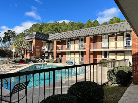 Gallery - Days Inn By Wyndham Statesboro