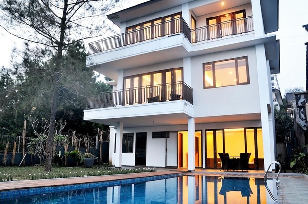 Gallery - Breezeblows City View 5Br With Pool + Familly Room