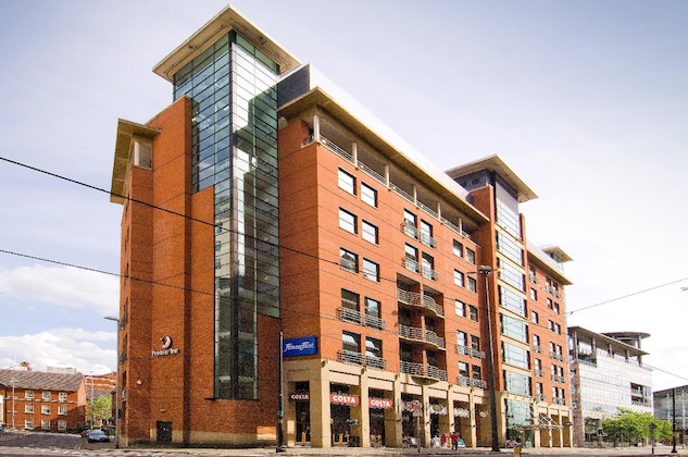 Gallery - Premier Inn Manchester Central