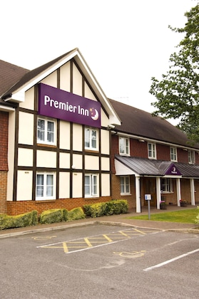 Gallery - Premier Inn London Gatwick Airport East