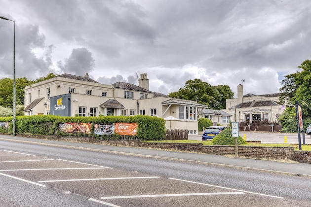 Gallery - Premier Inn Arundel