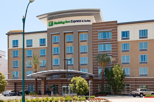 Gallery - Holiday Inn Express & Suites Anaheim Resort Area, An Ihg Hotel