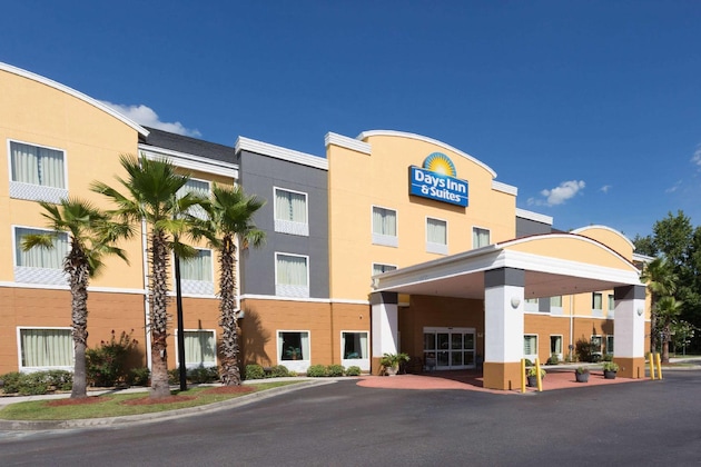 Gallery - Days Inn & Suites By Wyndham Savannah North I-95