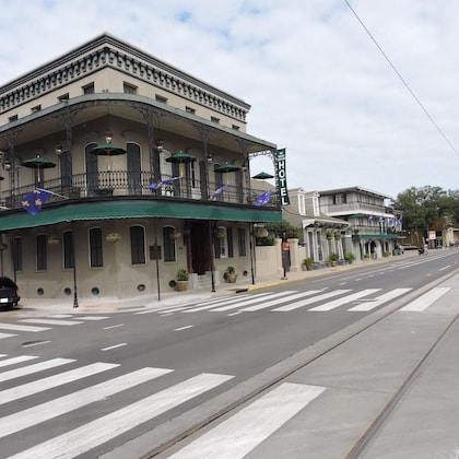 Gallery - French Quarter Courtyard Hotel And Suites