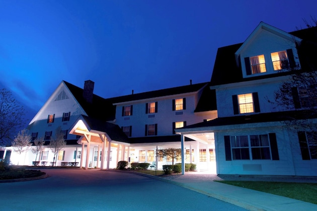 Gallery - Courtyard Middlebury