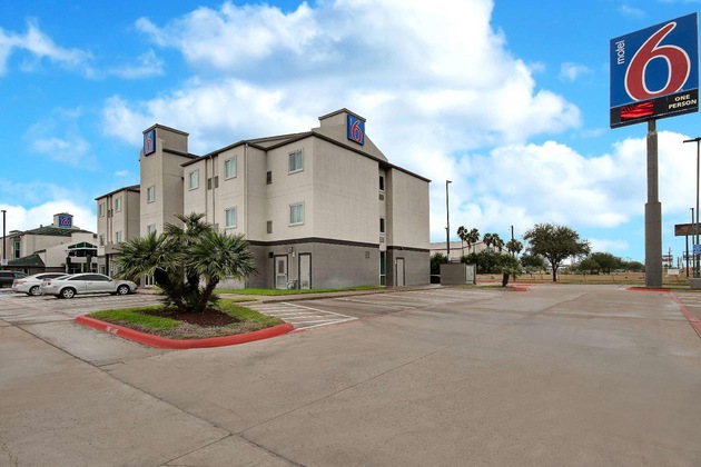 Gallery - Motel 6 Pharr
