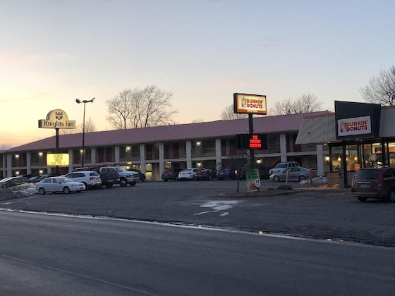 Gallery - Knights Inn Oswego East