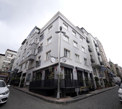 Gallery - B Guest Hotel