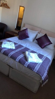 Gallery - George And Abbotsford Hotel