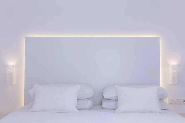 Gallery - Art Hotel Santorini