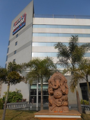 Gallery - Noorya Business & Banquet Hotel