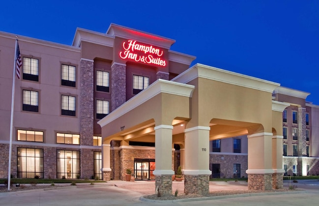 Gallery - Hampton Inn & Suites Dickinson