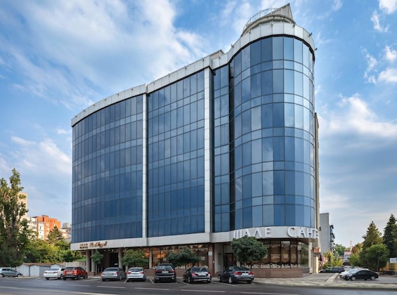 Gallery - Red Royal Hotel