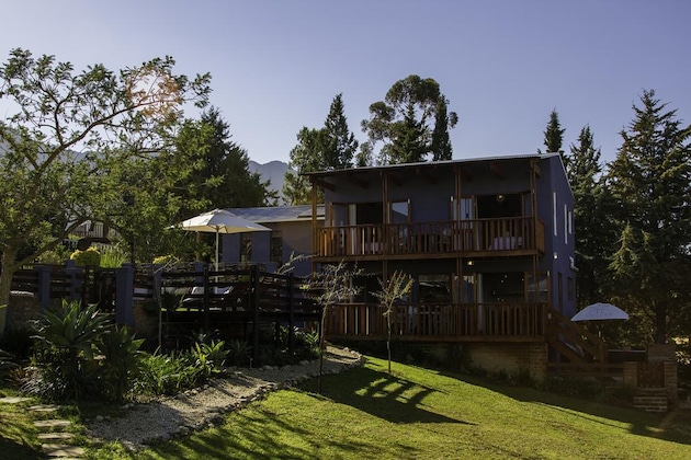 Gallery - A Hilltop Country Retreat