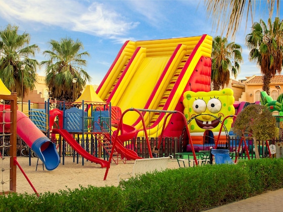 Gallery - Makarem Annakheel Village