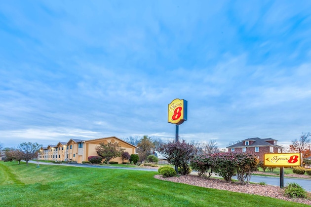 Gallery - Super 8 By Wyndham Liverpool Clay Syracuse Area