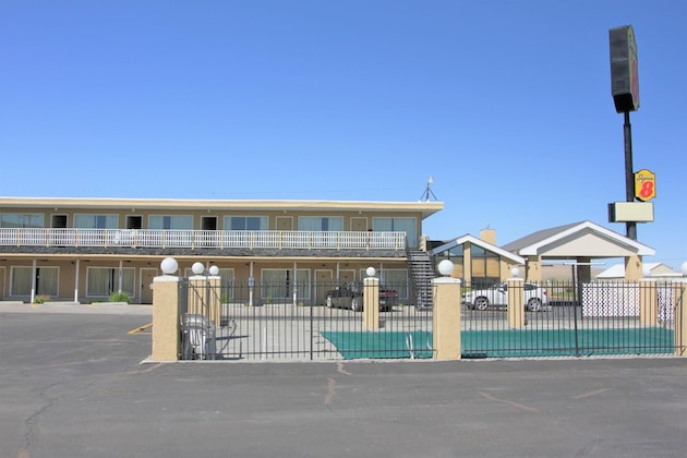 Gallery - Super 8 By Wyndham Wells