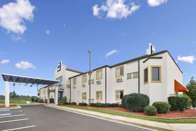 Gallery - Howard Johnson By Wyndham Tifton