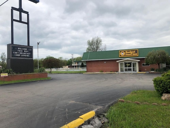 Gallery - Budget Host Inn