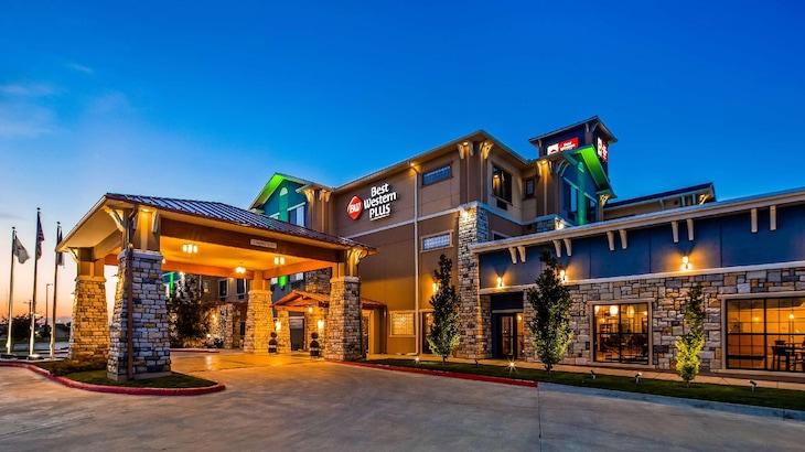 Gallery - Best Western Plus Emerald Inn & Suites