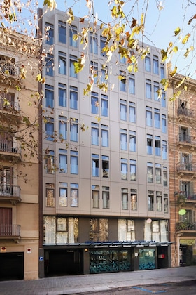 Gallery - 1881 Barcelona Gran Rosellón