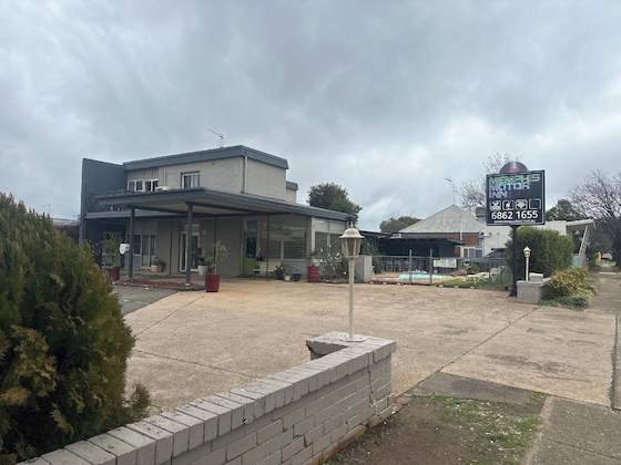 Gallery - Memphis Motor Inn